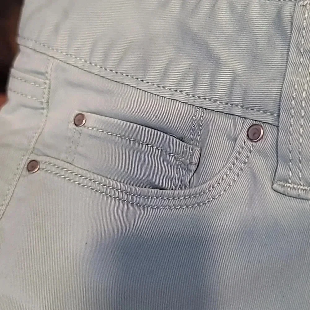 Ann Taylor Loft Jean Capris - Picture 7 of 7